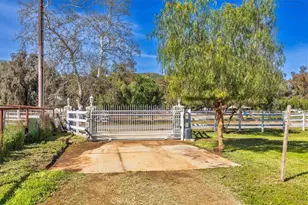 23100 Rolling Meadows Dr, Perris, CA 92570 - Photo 2