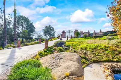 16280 Whispering Spur Street, Riverside, CA 92504 - Photo 8