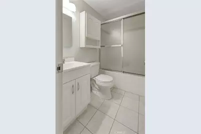 806 Coriander #C, Torrance, CA 90502 - Photo 18