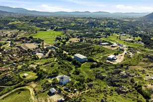 38595 Carolbee Ln, Temecula, CA 92592 - Photo 4