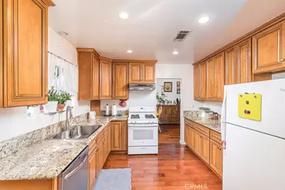 4423 Maplewood Place, Riverside, CA 92506 - Photo 8