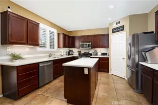 38236 Hermosa Ct, Murrieta, CA 92563 - Photo 10