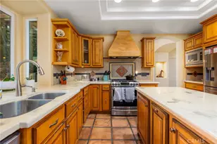 22088 Mustang Ct, Canyon Lake, CA 92587 - Photo 16