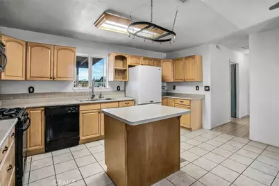 7565 Sherman Hoyt Avenue, 29 Palms MCB, CA 92277 - Photo 8
