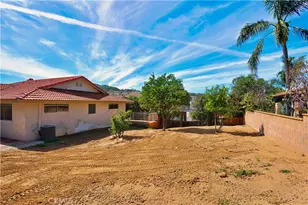 22082 Loch Lomond Dr, Canyon Lake, CA 92587 - Photo 32