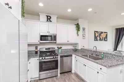41976 Isadora #902, Murrieta, CA 92562 - Photo 10