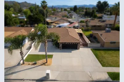221 W Whittier Avenue, Hemet, CA 92543 - Photo 1