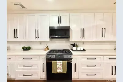 221 W Whittier Avenue, Hemet, CA 92543 - Photo 10