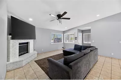 15505 Shadow Mountain Ln, Lake Elsinore, CA 92530 - Photo 4