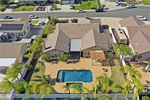 41732 Mesquite Ln, Murrieta, CA 92562 - Photo 2