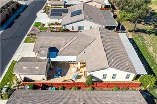 570 Olazabal Dr, Hemet, CA 92545 - Photo 2