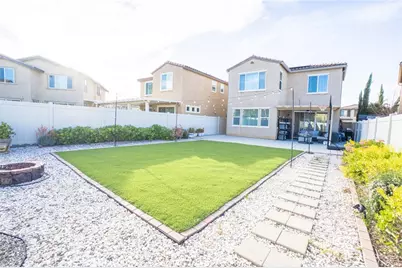 30565 Ticonderoga, Murrieta, CA 92563 - Photo 2