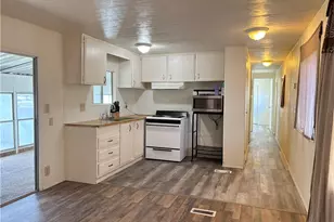 430 N Palm Ave, Hemet, CA 92583 - Photo 2