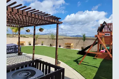 38430 Magdelena Street, Murrieta, CA 92563 - Photo 2