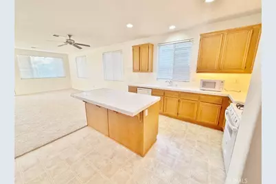 8031 Mickelson Way, Hemet, CA 92545 - Photo 8