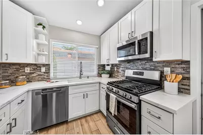9290 Hot Springs, Corona, CA 92883 - Photo 6
