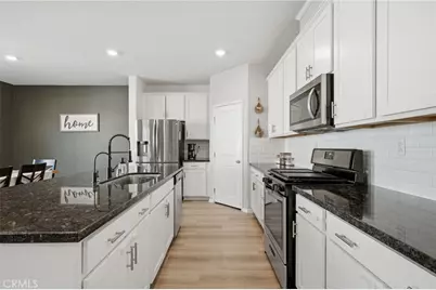 29105 Gardenia, Lake Elsinore, CA 92530 - Photo 2