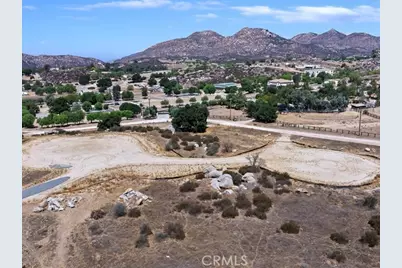 38662 E Benton Road, Temecula, CA 92592 - Photo 2