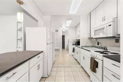 28661 Via Las Flores #304, Murrieta, CA 92563 - Photo 10