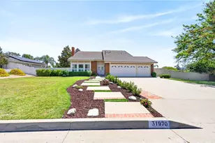 31970 Saint Pierre, Lake Elsinore, CA 92530 - Photo 2