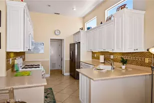 817 Perla Ct, San Jacinto, CA 92583 - Photo 10