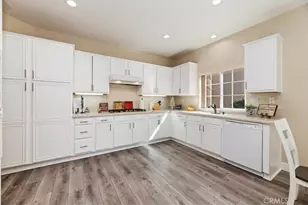 24193 Calle Artino, Murrieta, CA 92562 - Photo 18