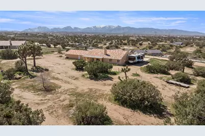 8755 Lilac Road, Oak Hills, CA 92344 - Photo 2