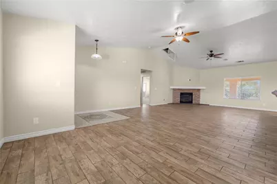 8755 Lilac Road, Oak Hills, CA 92344 - Photo 6