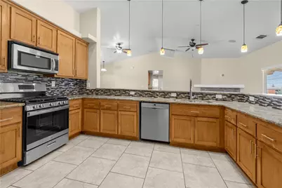 8755 Lilac Road, Oak Hills, CA 92344 - Photo 10