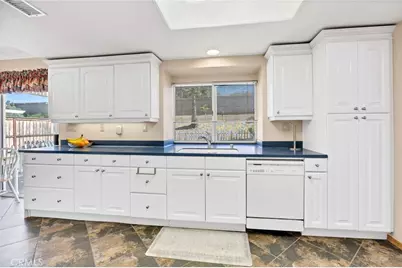 25300 Corte Sombrero, Murrieta, CA 92563 - Photo 12