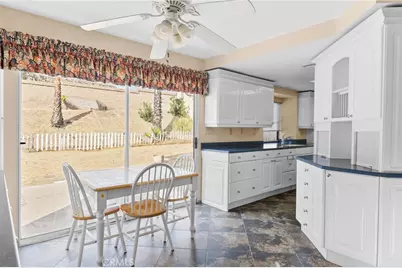 25300 Corte Sombrero, Murrieta, CA 92563 - Photo 10