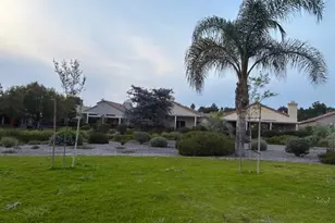 24175 Via Llano, Murrieta, CA 92562 - Photo 6