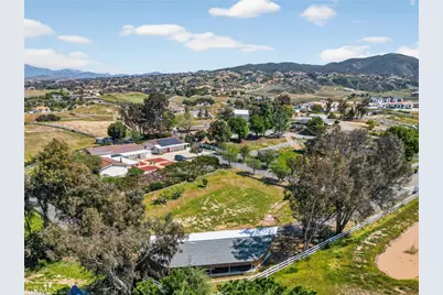 36020 Valencia Way, Temecula, CA 92592 - Photo 4