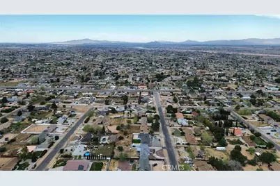 18155 Orange, Hesperia, CA 92345 - Photo 4