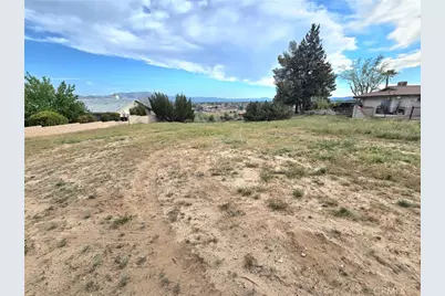 18155 Orange, Hesperia, CA 92345 - Photo 1