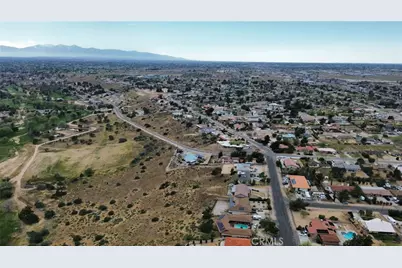 18155 Orange, Hesperia, CA 92345 - Photo 6