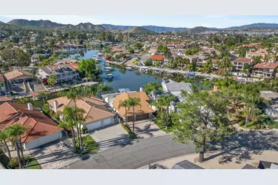 30251 Swan Point, Canyon Lake, CA 92587 - Photo 12