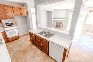 42466 Circulo Cavinara, Murrieta, CA 92562 - Photo 34