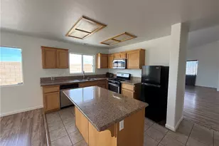 11711 Cliffwood, Victorville, CA 92392 - Photo 4