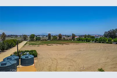 26465 Douglas Avenue, Murrieta, CA 92562 - Photo 2