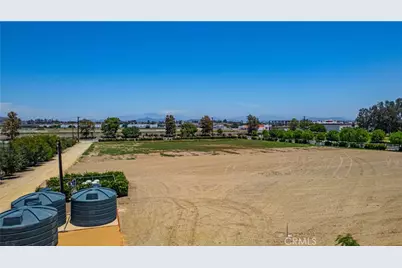 26465 Douglas Avenue, Murrieta, CA 92562 - Photo 2