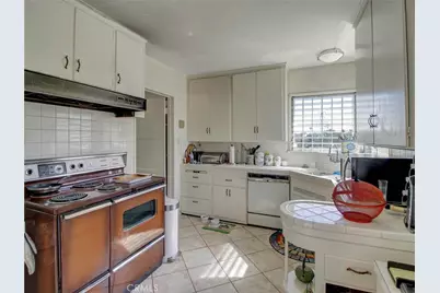 4637 Presidio Drive, View Park, CA 90008 - Photo 6