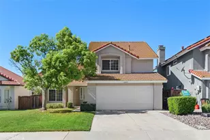 24499 Leafwood Dr, Murrieta, CA 92562 - Photo 2