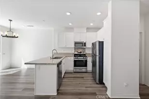 24131 Tuscany Ave, Murrieta, CA 92562 - Photo 8