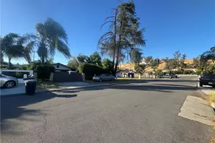 30489 Machado St, Lake Elsinore, CA 92530 - Photo 2