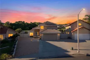 39055 Via Las Sintras, Murrieta, CA 92562 - Photo 46