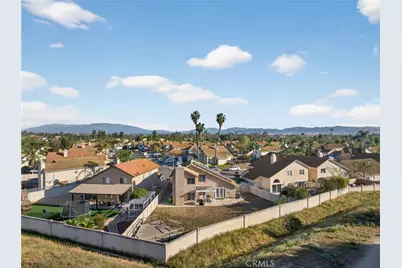 39055 Via Las Sintras, Murrieta, CA 92562 - Photo 38