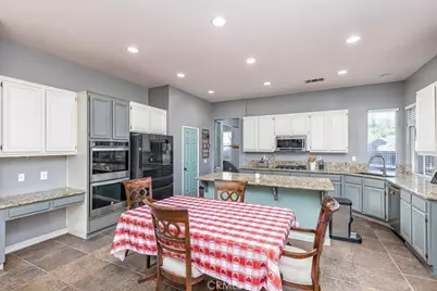 31982 Genoa, Winchester, CA 92596 - Photo 10