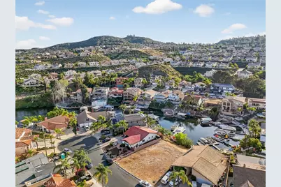 21951 Stawberry Lane, Canyon Lake, CA 92587 - Photo 4