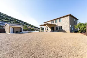 26045 Lucille Cir, Murrieta, CA 92562 - Photo 8